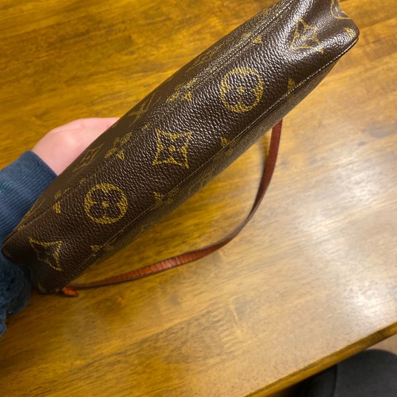 LOUIS VUITTON handbag - Picture 3 of 3